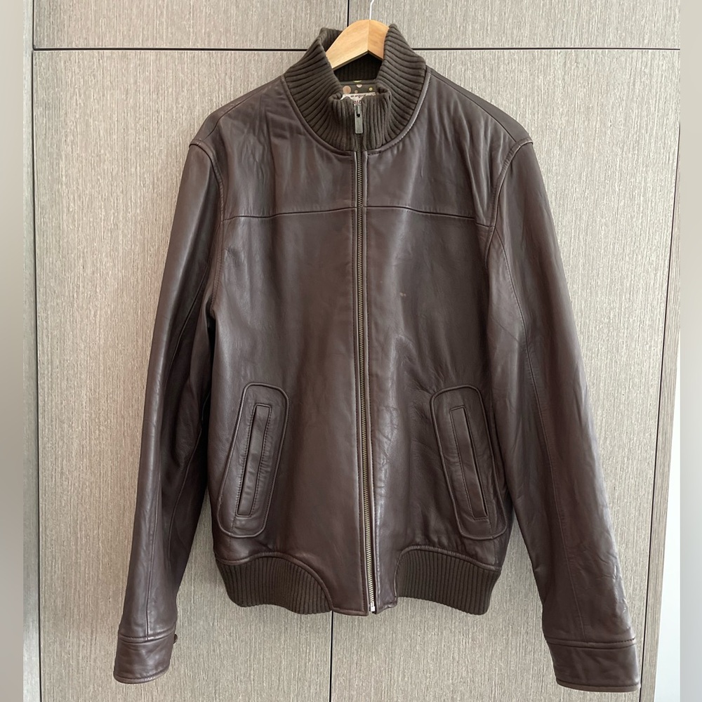 100% lamb leather jacket in rich brown colour. Size men’s  large.